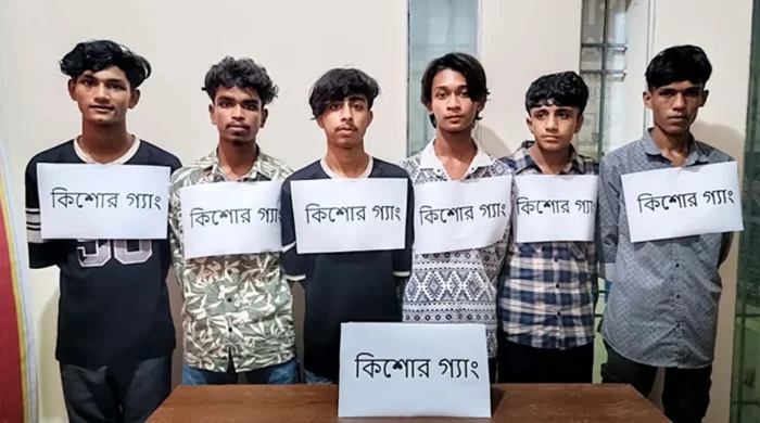 ১০ জেলায় পুলিশের অভিযানে আটক ৭৯৪ কিশোর গ্যাং সদস্য