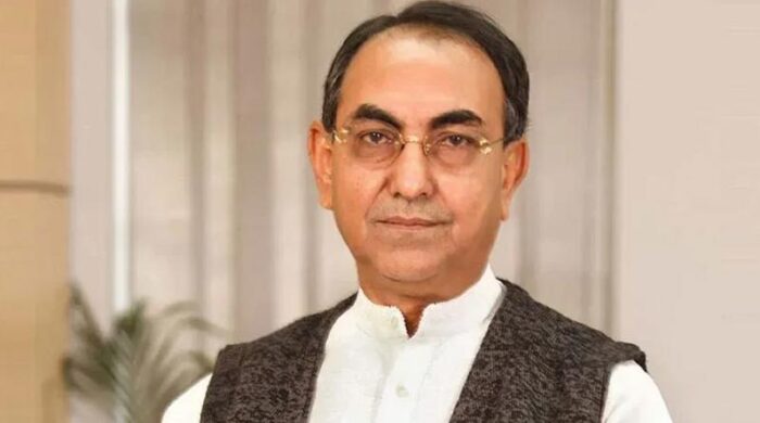 মালয়েশিয়ায় চিকিৎসা শেষে দেশে ফিরলেন মির্জা আব্বাস