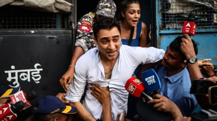বিক্ষোভে অংশ নেওয়ায় ইমরান খানকে ভারত ছাড়ার নির্দেশ