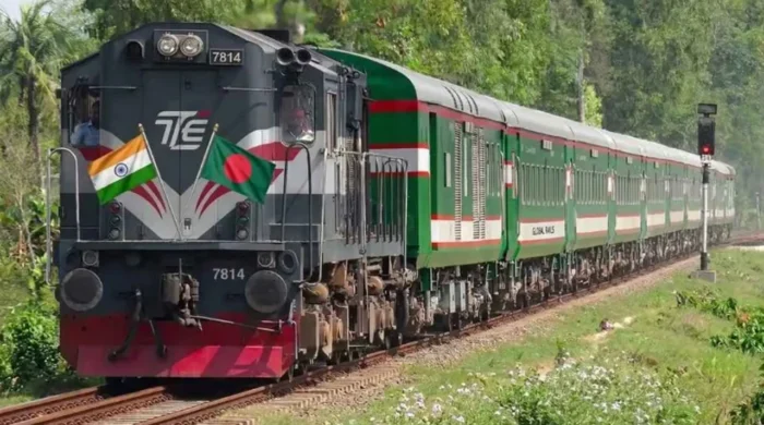 ভারত থেকে আসছে ১৮ রেলকোচ, বাড়বে যাত্রীসেবা