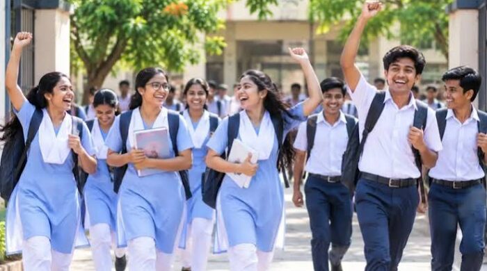 শিক্ষাপ্রতিষ্ঠানে টানা ছুটি শুরু, কোথাও ১০ দিন
