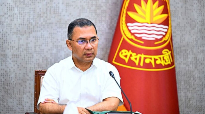 ডেঙ্গু মোকাবিলায় মাঠে প্রধানমন্ত্রী, পরিদর্শনে হাসপাতাল-কলেজ