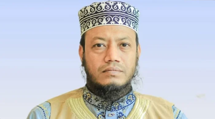 রাজশাহীতে মাহফিলের অনুমতি না দেওয়ায় আমির হামজার প্রশ্ন