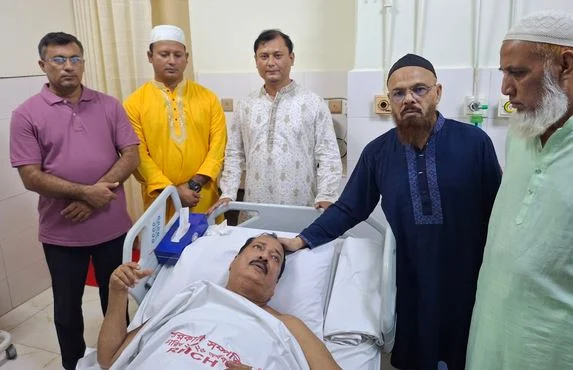 ভূমিমন্ত্রী মিজানুর রহমান মিনু অসুস্থ: উন্নত চিকিৎসায় বিএমইউতে স্থানান্তর