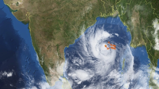 অতি প্রবল ঘূর্ণিঝড়ে রূপ নিচ্ছে অর্ণব, আঘাত হানতে পারে বুধবার