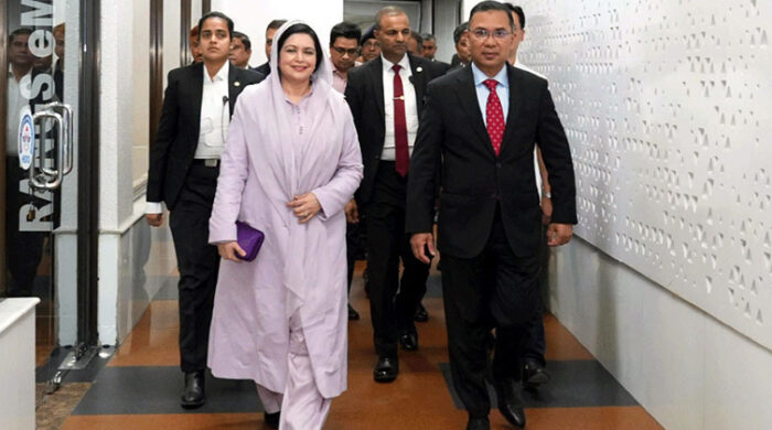 জাপান সফর শেষে দেশে ফিরলেন প্রধানমন্ত্রী